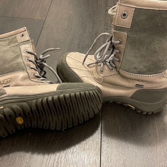 Waterproof winter Ugg - Picture 2 of 4